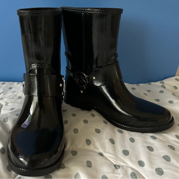 Michael Kors Rubber Boots Size 6 - Picture 6 of 8